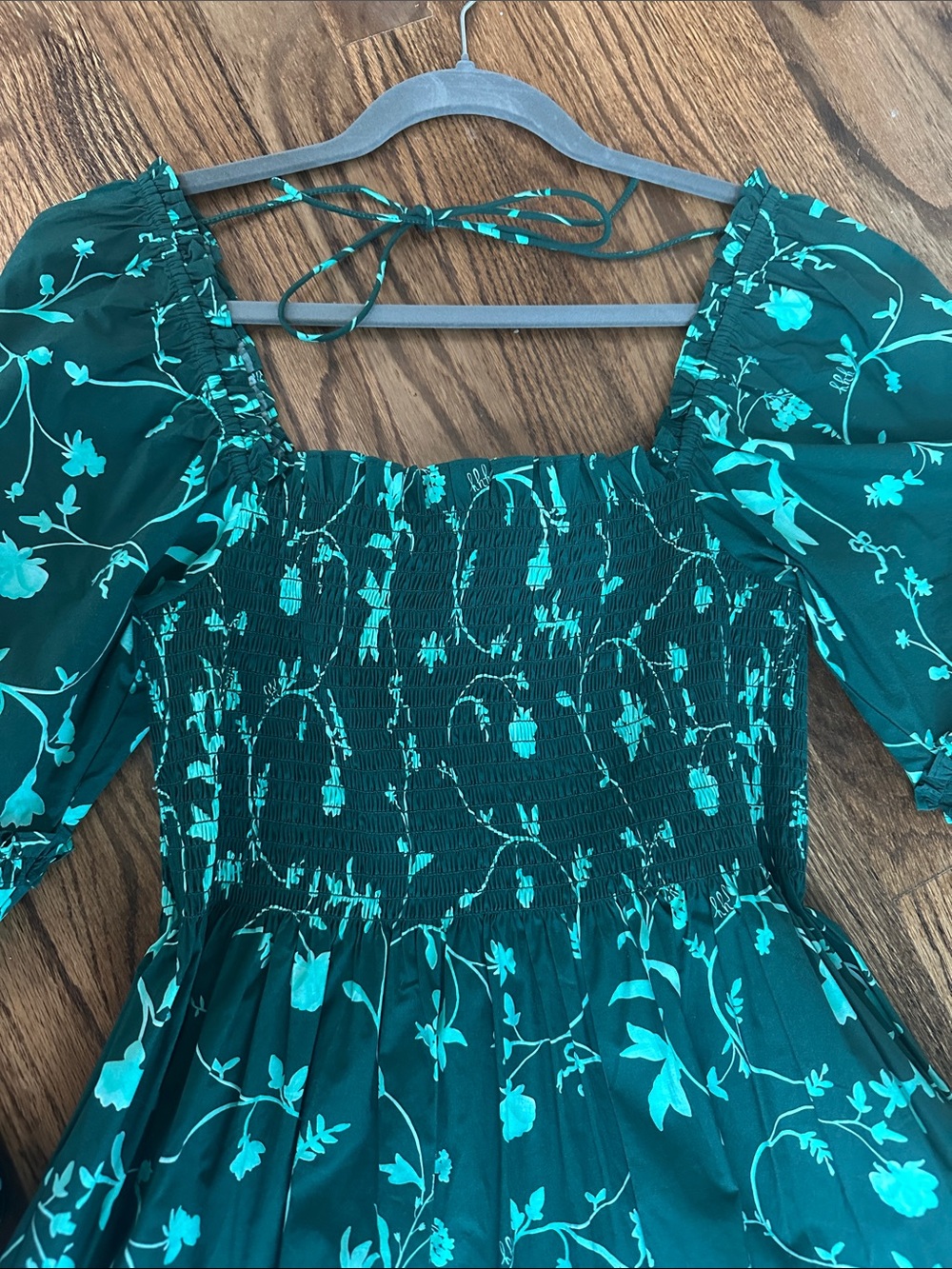 Smocked Emerald Green Floral Midi Dress with Puff Sleeves and Tiered Skirt - Picture 2 of 5